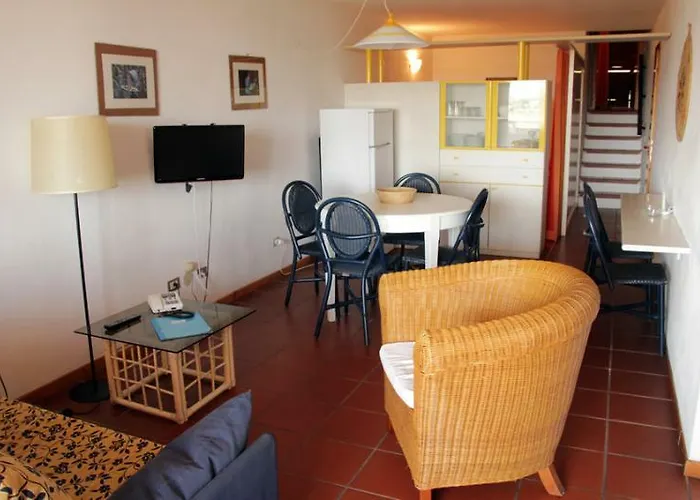 Porto Laconia 3* 坎尼吉翁